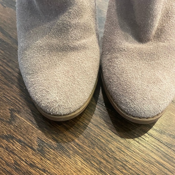 Clarks Size 7.5 Booties - Picture 5 of 5